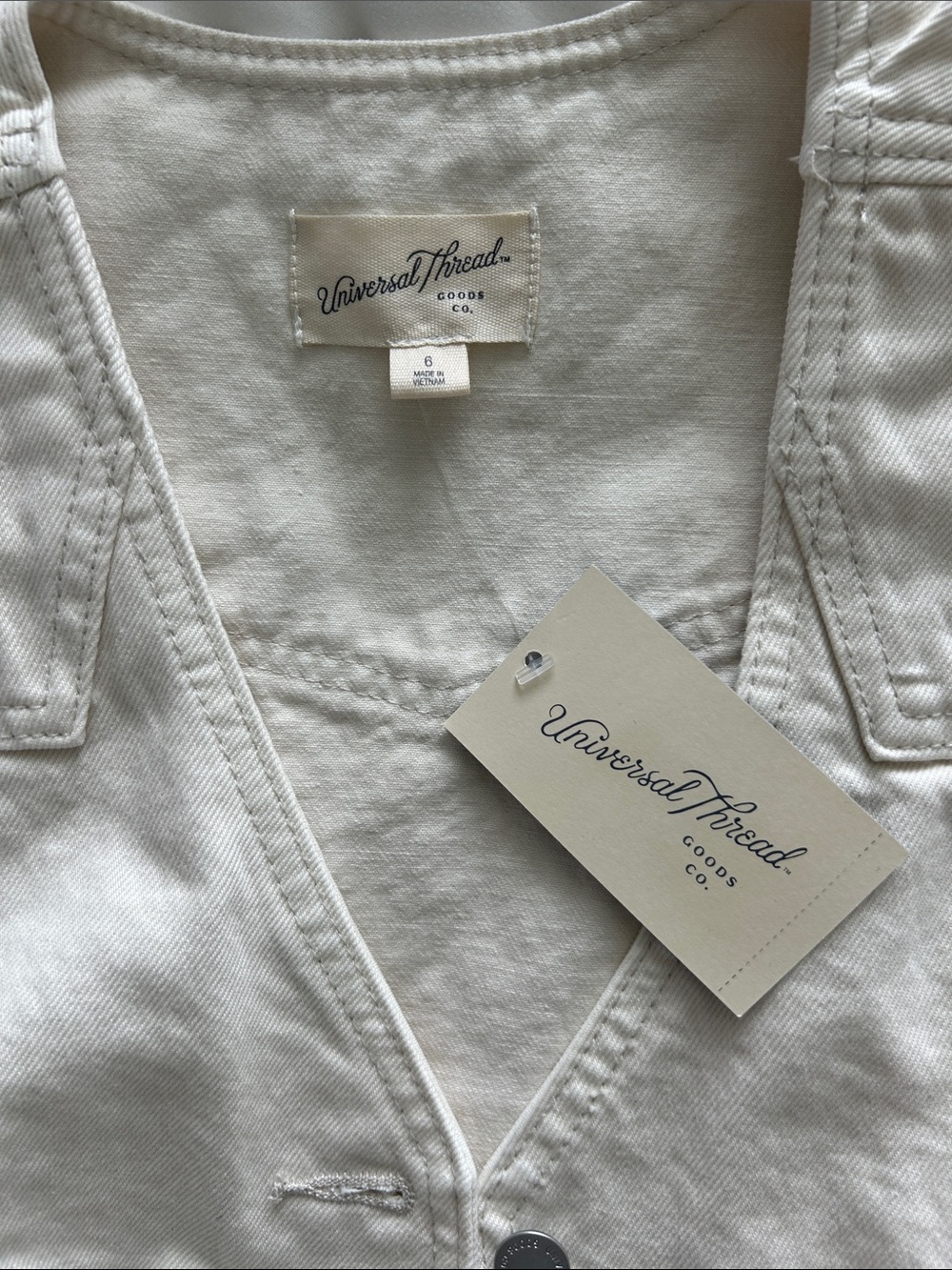 Universal Thread Cream Button-Front Vest - Picture 2 of 3
